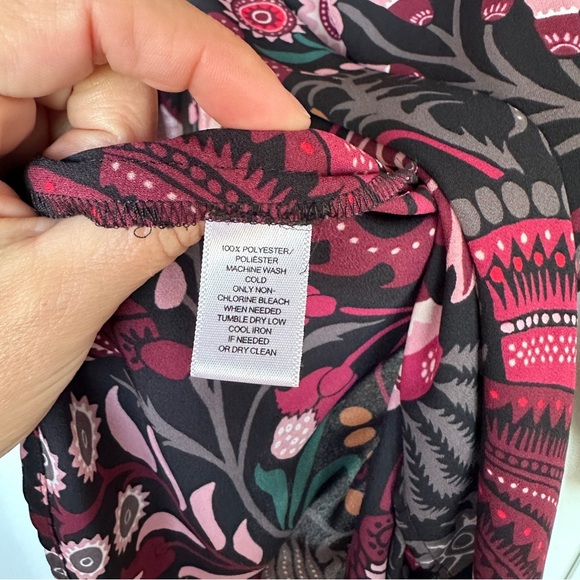 Floral Patterned Women's Top - Picture 6 of 7